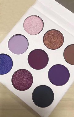 Paleta de sombras the purple Kylie Jenner na internet