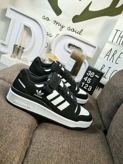 Tênis Adidas forum low