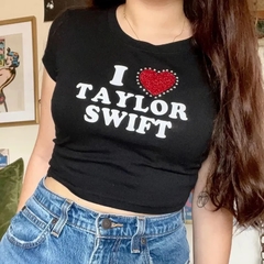 Baby tee love Taylor swift - comprar online