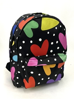 MOCHILA CUPIDO CORAZONES COLORES en internet