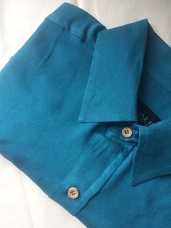 Camisa azul crepe de viscose - comprar online