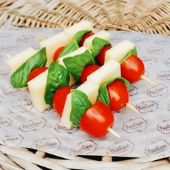 pinchos caprese