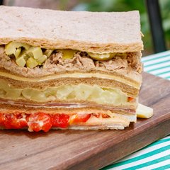 sandwichs de miga incluidos en el lunch para 20 personas