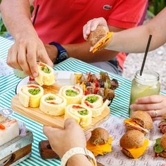 servicio de lunch tradicional para 10 personas