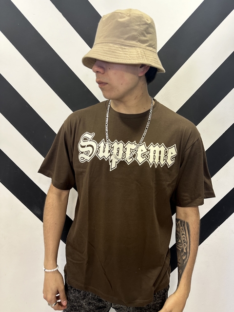 Remera Supreme Buy in HIGHER