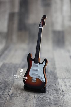 Mini Guitarra Stratocaster Fire na internet