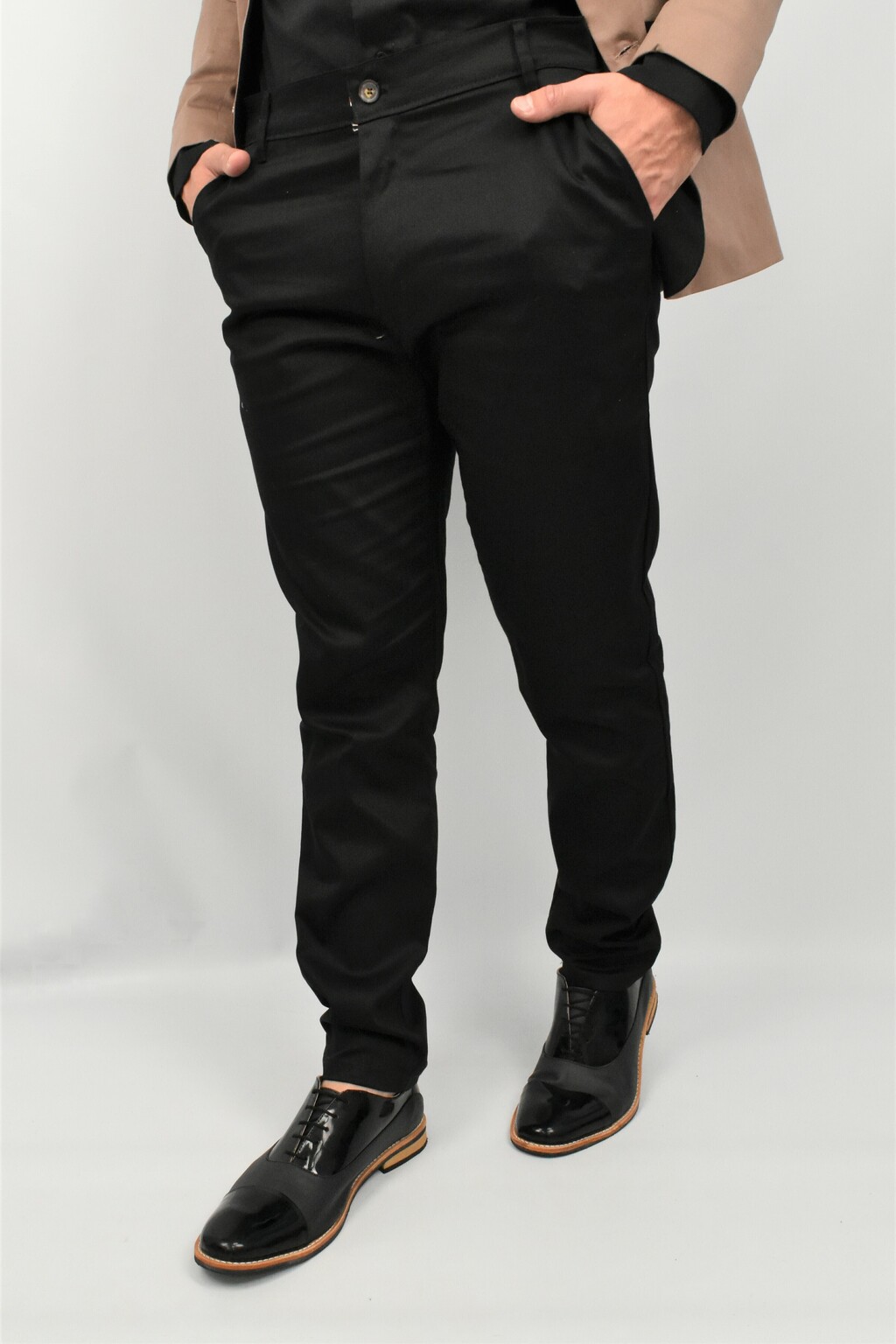 Pantalón chino negro hotsell
