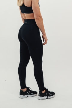 Calça Legging c/ Bolso Lateral Preta - comprar online