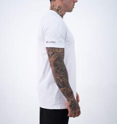 Camiseta Dry Poliamida Branca Lurk - comprar online