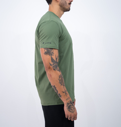 Camiseta Dry Poliamida Verde Musgo Lurk - comprar online