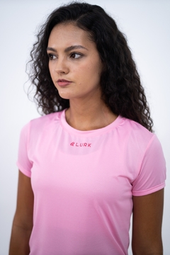 Camiseta Feminina Dry Rosa Lurk - comprar online