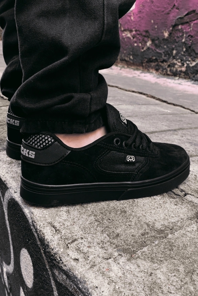 Tenis 2025 flat lite
