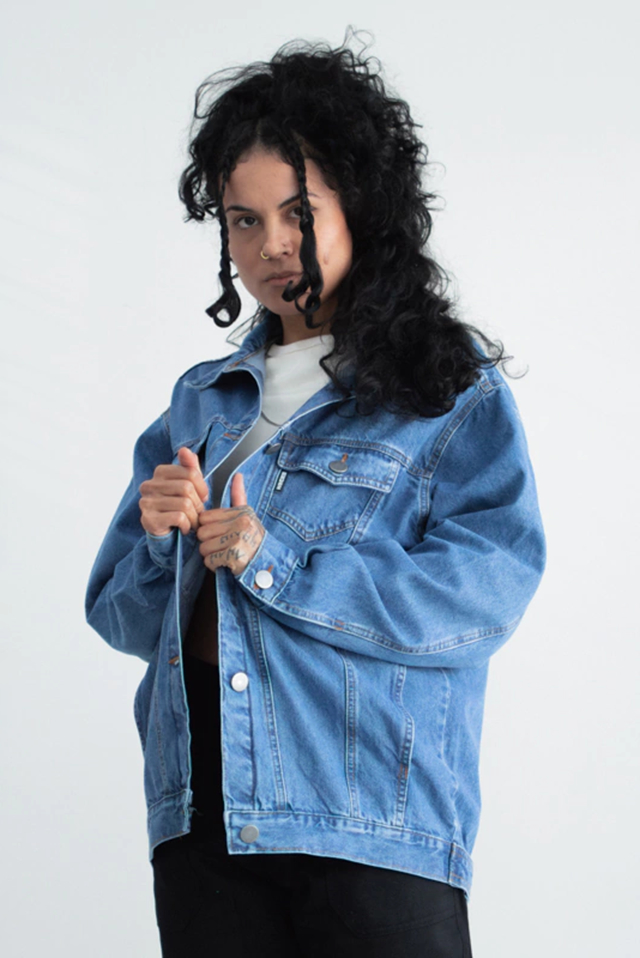 Jaqueta jeans com 2025 touca feminina