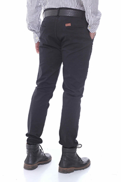 PANTALON CHINO PEKIN NEGRO COLOR NEGRO en internet