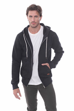 CAMPERA GILBERT COLOR NEGRO en internet