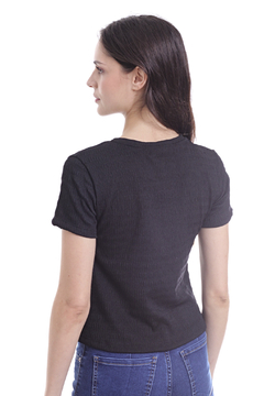 REMERA MANGA CORTA CROP BAMBU NEGRO - Soho Denim