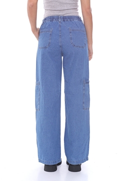 PANTALON JOHN DE JEAN PIERNA AMPLIA COLOR AZUL - comprar online