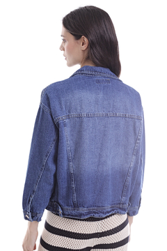 CAMPERA OVER LOBOS JEAN LOCALIZADO MEDIO - Soho Denim