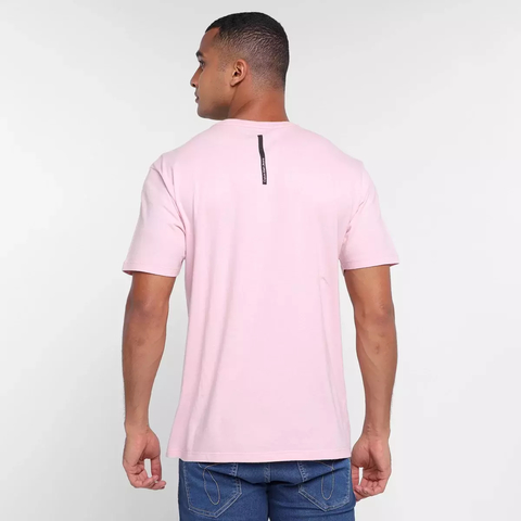 Camiseta Calvin Klein Logo Centralizado Masculina Rosa Claro - CKJM106E-0400 - comprar online