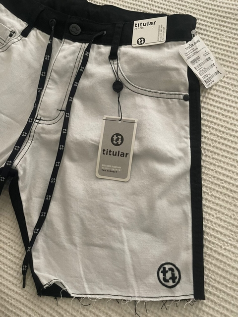 Bermuda Titular Jeans Preta com Frente Branca 13187 na internet