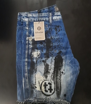 Bermuda Jeans Graffiti Strong Titular Jeans 12452.519