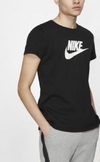Camiseta Nike Sportswear Essential Preta BV0622-010