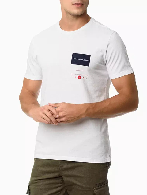 Camiseta Calvin Klein Masculina ck player - Branca - CM2OC01TC995-0900