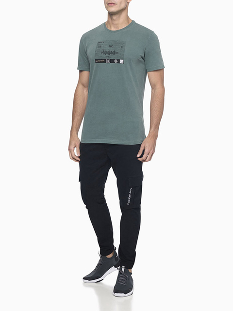 Camiseta Calvin Klein Manga Curta Masculina Spotify Verde Escuro - CM3OC01TC973-0669 na internet