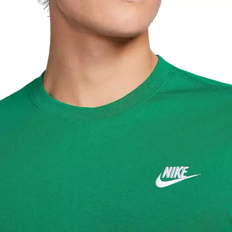 Camiseta Nike Sportswear Club Verde Masculina AR4997-365 - comprar online