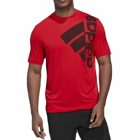 Camiseta Treino Big Badge of Sport - Vermelho adidas HD3547 - comprar online