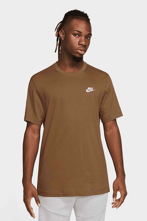 Camiseta Nike Sportswear Club Marrom Masculina AR4997-281 - loja online