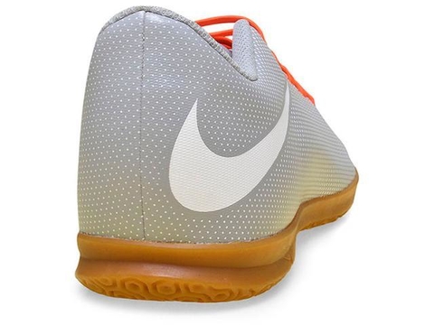 Chuteira Nike Bravatax II IC Cinza/Laranja 844441-110 na internet