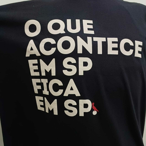 Camiseta Reserva O Que Acontece Em SP Preta - 0073788-040 na internet