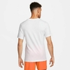 Camiseta Nike Court Slam Masculina FQ4932-100 na internet