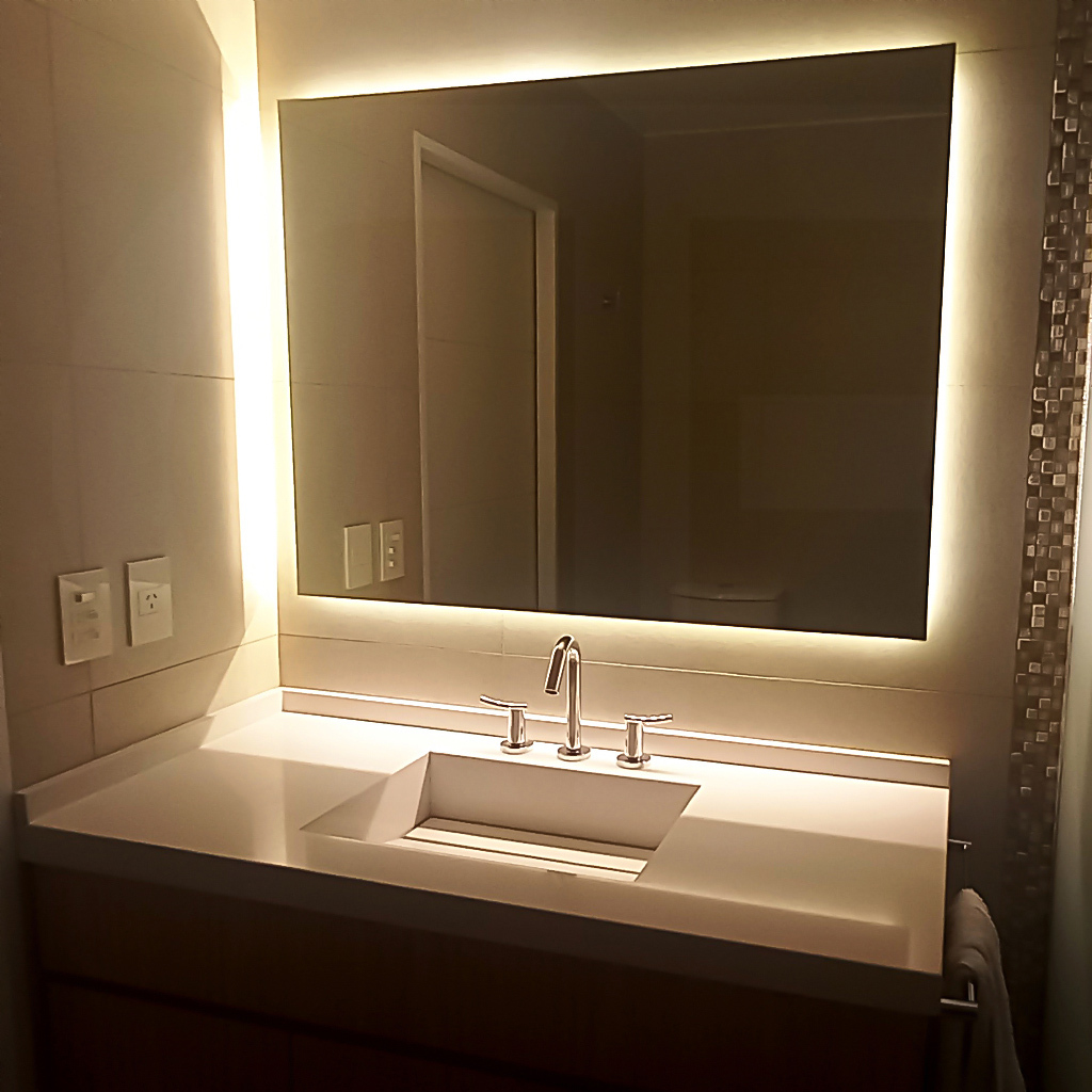 Espejo para baño rectangular biselado. Medida final 0.70M x 0.50M