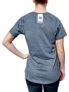 Remera ALGODÓN GRIS TOPO - ESSENTIALS MUJER en internet