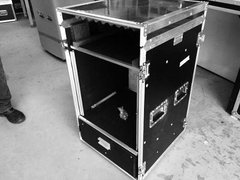 Road Case Rack 10u Com Gaveta E Compart. Mesa De Som