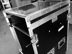 Road Case Rack 10u Com Gaveta E Compart. Mesa De Som na internet