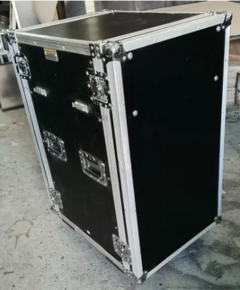 Case Rack 20u Com Bancada Laterais E Rodas MLZF - comprar online