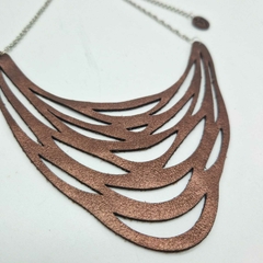 Collar de cuero marron metalizado - comprar online