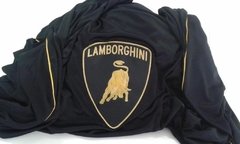 Capa Lamborghini Aventador na internet