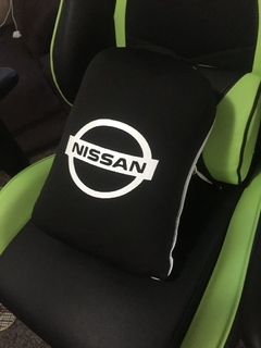 Capa Nissan Leaf na internet