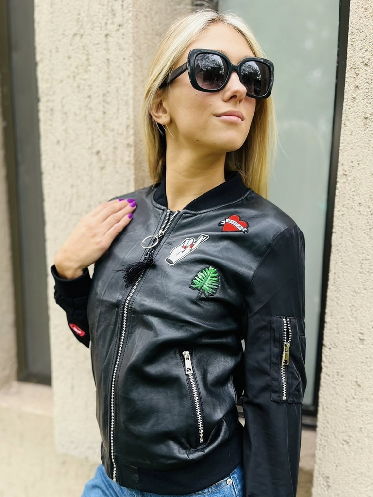 Campera Eco Cuero Parches Comprar en Vintage