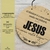 Placa Flâmula Redonda - Jesus reina aqui (Versículo Salmos 23) - comprar online