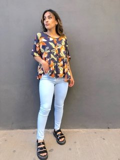 BLUSA SARA LINO ESTAMPADA AZUL (SIN CAMBIO) - comprar online