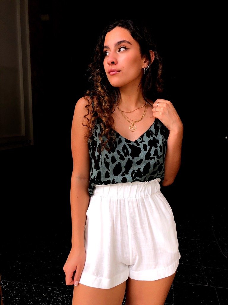 SHORT MARTINA BOLSILLOS LINO BLANCO SIN CAMBIO