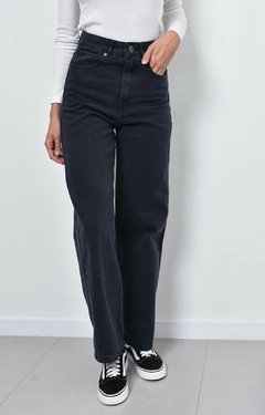 JEAN TAMY WIDE LEG NEGRO en internet