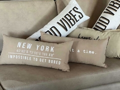 Almohadón New York 30cm x 55cm relleno - comprar online