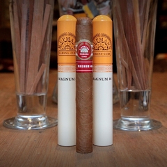 H. Upmann Magnum 46 Tubo - X 3 unidades petaca cerrada