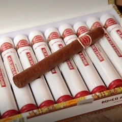 Romeo y Julieta Romeo Nº2 Tubo - X 3 Unidades petaca cerrada - comprar online